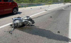 Još jedna tragična nesreća na bh. cestama: Poginuo motociklista, još jedna osoba povrijeđena