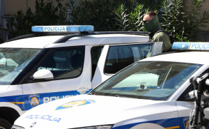 Incident u Hrvatskoj: Mladić (26) automobilom udario policajca, pa pobjegao