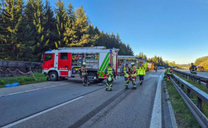 Autobus sletio s autoceste: Dvije osobe poginule, osam teško povrijeđeno