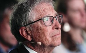 Bill Gates upozorava: "Nekontrolirana upotreba AI mogla bi uzrokovati milijardu smrtnih slučajeva"
