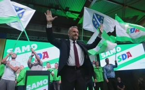 Izbori 2026 | Izetbegović: "Za promjenu je potrebna ogromna snaga. Bećirović i Trojka to ne mogu"
