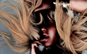 Ellie Goulding – For Your Entertainment