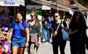 Miholjsko ljeto u Sarajevu: Građani i turisti uživaju u sunčanom ponedjeljku