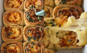 Mekane i mirisne: Isprobajte recept za slane rolice s bijelim lukom