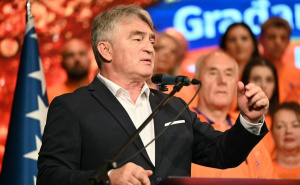 Komšić iz Tuzle poručio: "Ako nas budu dirali, zastava s ljiljanima mogla bi biti budućnost"