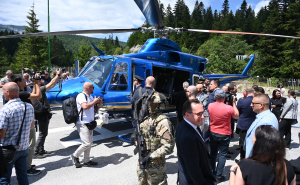 Novi helikopter MUP-a KS vrijedan 30 miliona maraka stigao iz Češke u Sarajevo