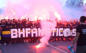 Tresu se ulice Zenice: BH Fanaticosi u korteu krenuli ka Bilinom polju