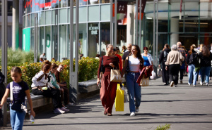 Sarajevo okupano suncem: Građani i turisti iskoristili lijep oktobarski dan za šetnju i shopping