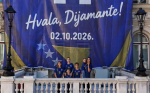 Amra Džeko sa djecom poslala poruku Dijamantu: "Tata, volimo te i tvoji smo najveći navijači"