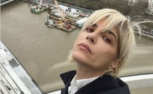Incident u avionu: Poznata glumica uhapšena jer je ugrizla stjuardesu