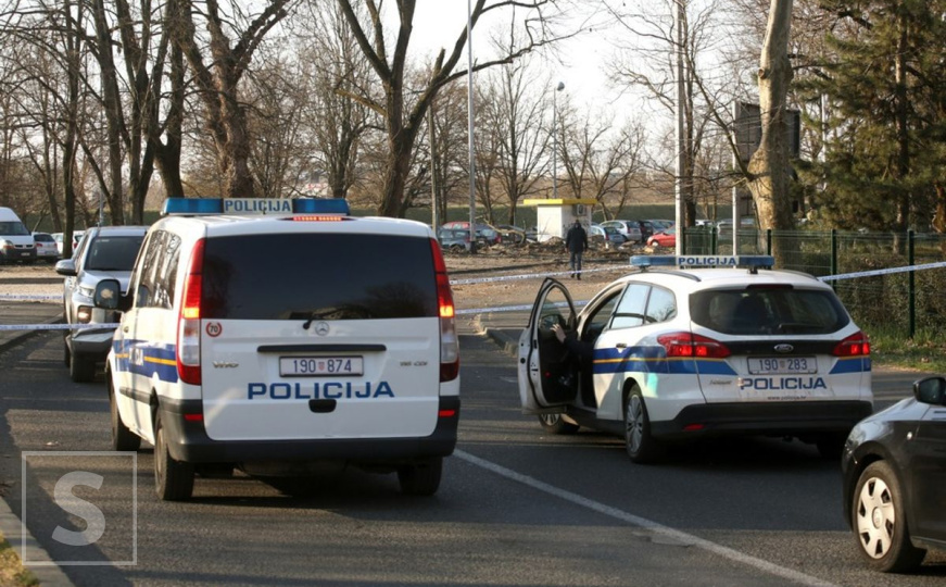 Nesreća u Hrvatskoj: Dijete ispalo iz automobila jer nije bilo u sjedalici, majci slijedi sankcija