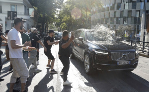 Gore zgrade ministarstava u Albaniji: Demonstranti se sukobili se s policijom