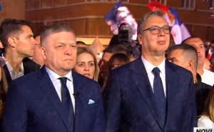 Na skupu za Vučića u Novom Sadu se pojavio europski premijer i progovorio na srpskom jeziku