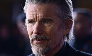 Ethan Hawke udario na holivudske moćnike: "Svi pohlepni gadovi će jednog dana završiti u grobu"