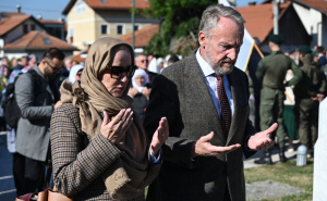 Obilježena godišnjica smrti Alije Izetbegovića: Delegacije položile cvijeće na Kovačima