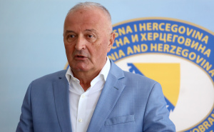 Helez odgovorio na kritike zbog visokih primanja političara: "Već četiri godine nisam zastupnik"