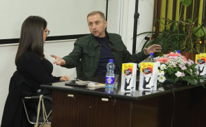 "Mjesec knjige": U Zenici predstavljen roman-memoar Faruka Šehića "Krajina Mars"