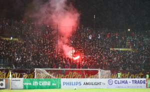 Kasnio početak derbija: Manijaci nisu dozvolili početak derbija u 19:46