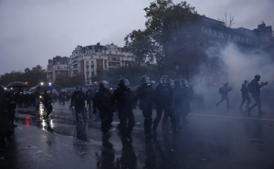 Haos na protestima u Francuskoj: Policija uhapsila gotovo 1.000 osoba, korišten i suzavac