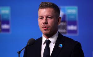 Peter Magyar uporedio slavlje u Mađarskoj i Srbiji nakon izbora: "Gospodar je ipak more"