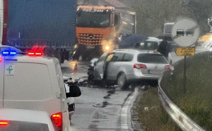 Teška saobraćajna nesreća jutros na M-17: Dvije osobe hitno prebačene u bolnicu