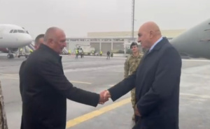 Helez i Knežević dočekali ministra odbrane Italije na tuzlanskom aerodromu: Pogledajte video