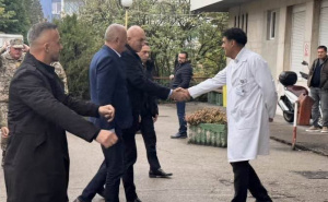 Italijanski ministar odbrane Guido Crosetto stigao u UKC Tuzla: Posjetit će povrijeđene