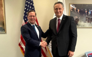 Američki ambasador se našalio nakon susreta s Bećirovićem: "Sljedeći put moram ponijeti stolčić"