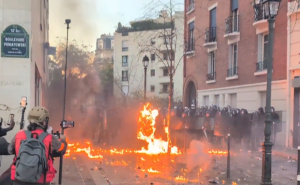 Haos na ulicama Francuske: U Parizu 70.000 demonstranata, na policiju bacani Molotovljevi kokteli