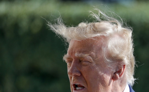 Donald Trump izgubio živce nakon što mu je provokator pokvario skup: "Začepi, budalo!"
