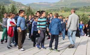  / Muk i tišinu presijecali su jecaji i plač: Na groblju Bare sahranjen dječak s Dobrinje, FOTO: Radiosarajevo.ba