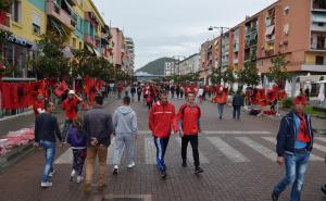  / Vrela atmosfera uoči meča sa Srbijom: Hiljade Albanaca na ulicama Elbasana, FOTO: Anadolu Agency