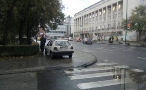  / Automobil uhapšenog još uvijek pred zgradom Predsjedništva BiH, čeka se uviđaj, FOTO: Radiosarajevo.ba