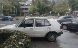 / Automobil uhapšenog još uvijek pred zgradom Predsjedništva BiH, čeka se uviđaj, FOTO: Radiosarajevo.ba