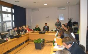  / Od ove školske godine pilot projekt uvođenja obaveze polaganje mature za učenike IV razreda, FOTO: Press KS