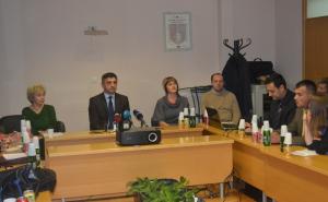  / Od ove školske godine pilot projekt uvođenja obaveze polaganje mature za učenike IV razreda, FOTO: Press KS