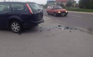  / Saobraćajna nesreća u blizini sarajevskog aerodroma: Povrijeđena jedna osoba, FOTO: Radiosarajevo.ba