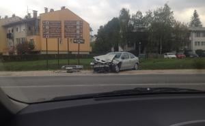  / Saobraćajna nesreća u blizini sarajevskog aerodroma: Povrijeđena jedna osoba, FOTO: Radiosarajevo.ba