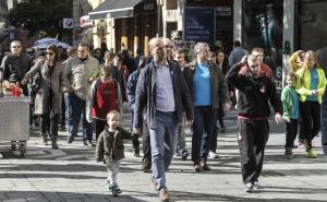  / Sunčani jesenji dan u Sarajevu: Građani subotu iskoristili za šetnju i odmor, FOTO: AA