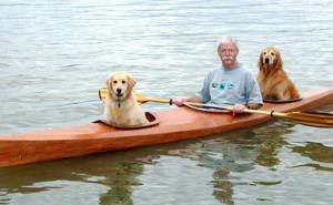  / Spremni za nove avanture: Kajak za njega i njegove vjerne prijatelje, FOTO: Bored Panda