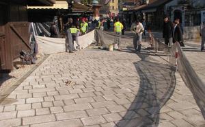  / Baščaršijski trg će dobiti nove klupe, FOTO: Starigrad.ba