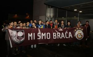  / Navijači dočekuju igrače Galatasaraya na sarajevskom aerodromu, FOTO: AA