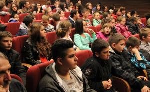  / Festival dječijeg filma u Bratuncu: Školarci u 60 sekundi ukazali na probleme u odrastanju, FOTO: AA
