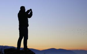  / Sarajlije uživale u zalasku Sunca iznad maglovitog grada, FOTO: Anadolu Agency