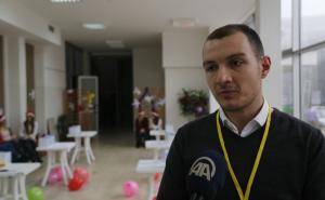  / 'Nijedno dijete bez paketića': Druženje s Djeda Mrazom i uživanje u novogodišnjoj predstavi, FOTO: AA