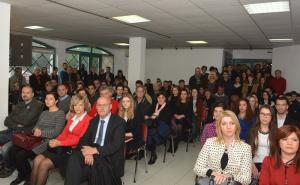  / Mostar: Najbolji studenti u FBiH nagrađeni sa po 800 KM, FOTO: AA