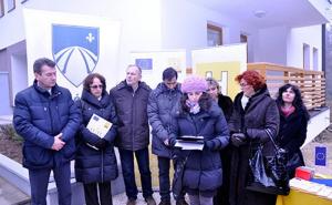  / Sedam porodica dobilo ugovore i ključeve za korištenje stanova, FOTO: Starigrad.ba