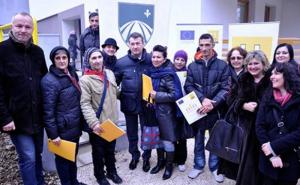  / Sedam porodica dobilo ugovore i ključeve za korištenje stanova, FOTO: Starigrad.ba