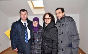  / Sedam porodica dobilo ugovore i ključeve za korištenje stanova, FOTO: Starigrad.ba