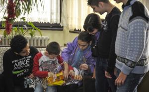  / Novogodišnja atmosfera u Dječijem domu 'Bjelave': Mjesto smijeha, igre i ljubavi, FOTO: AA